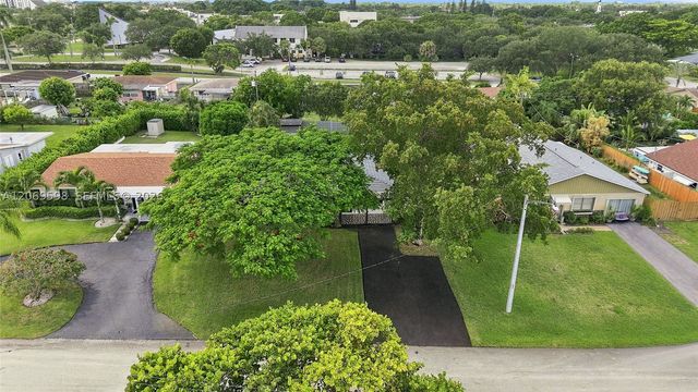 450 SW 1st St, Boca Raton, FL 33432