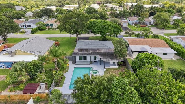 450 SW 1st St, Boca Raton, FL 33432
