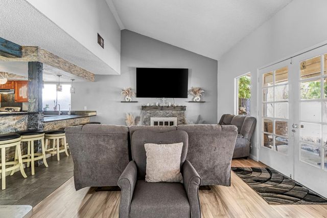 4883 E Geary Street, Fresno, CA 93725