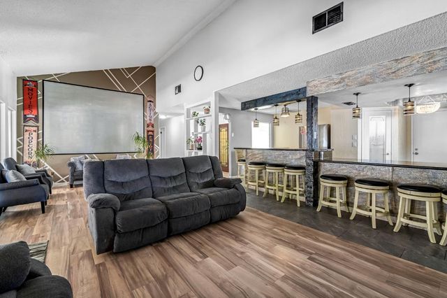 4883 E Geary Street, Fresno, CA 93725