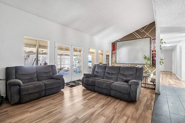 4883 E Geary Street, Fresno, CA 93725