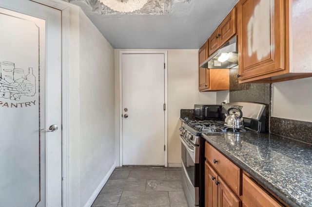4883 E Geary Street, Fresno, CA 93725