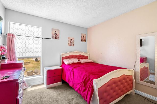 4883 E Geary Street, Fresno, CA 93725