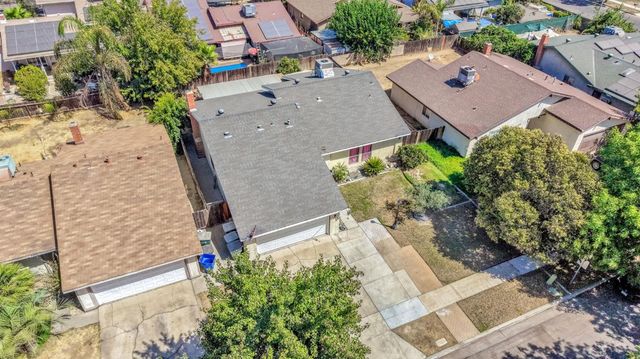 4883 E Geary Street, Fresno, CA 93725