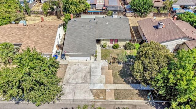 4883 E Geary Street, Fresno, CA 93725