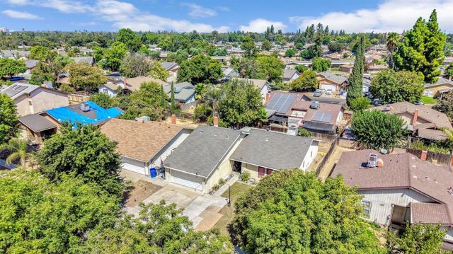 4883 E Geary Street, Fresno, CA 93725