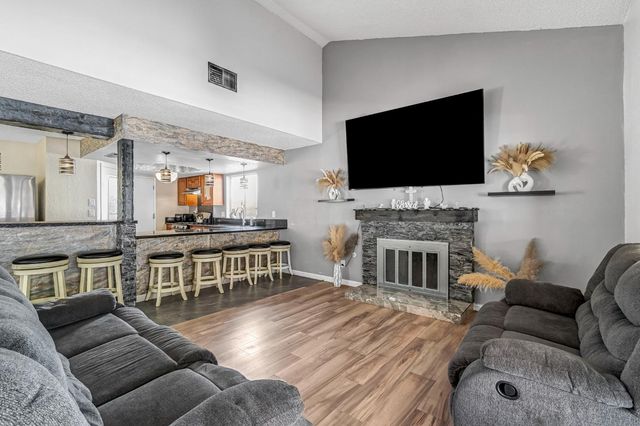 4883 E Geary Street, Fresno, CA 93725