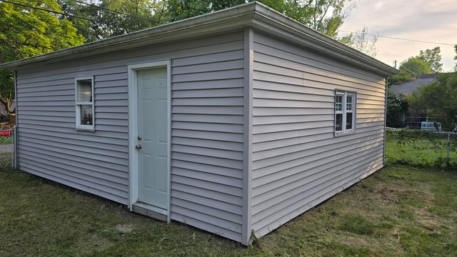 927 28th Avenue, Lake Station, IN 46405