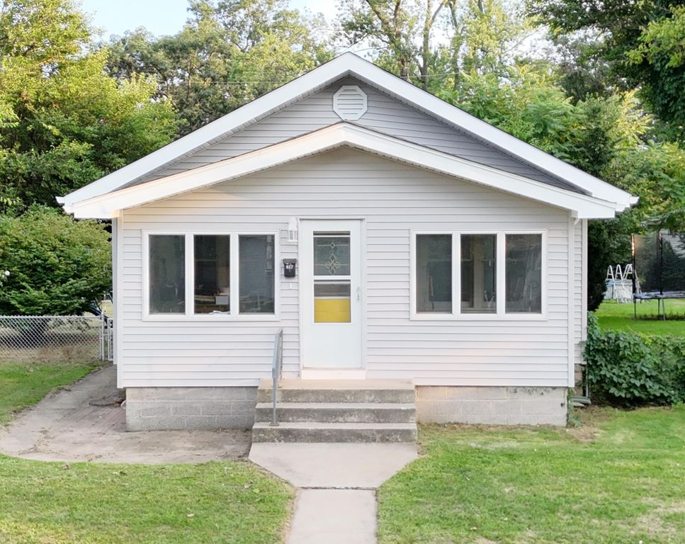 927 28th Avenue, Lake Station, IN 46405