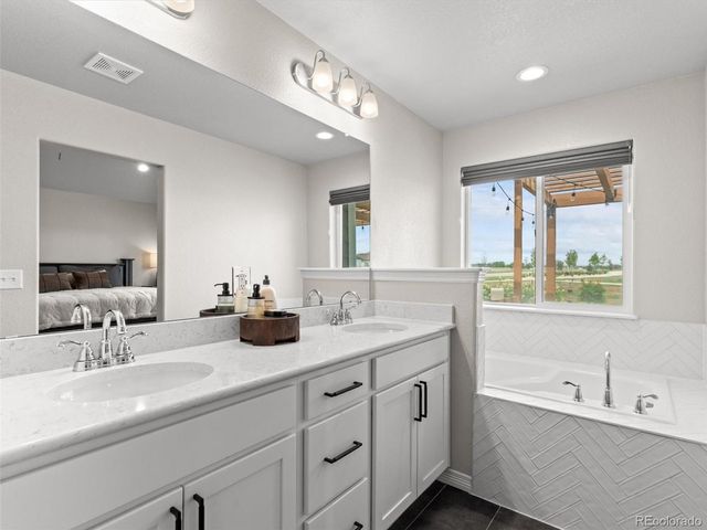 1242 Larimer Ridge Pkwy, Timnath, CO 80547