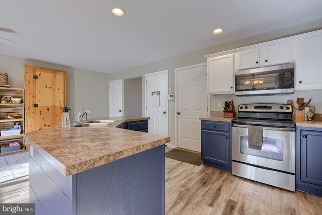 406 MOUNT OLIVE LN, Ephrata, PA 17522