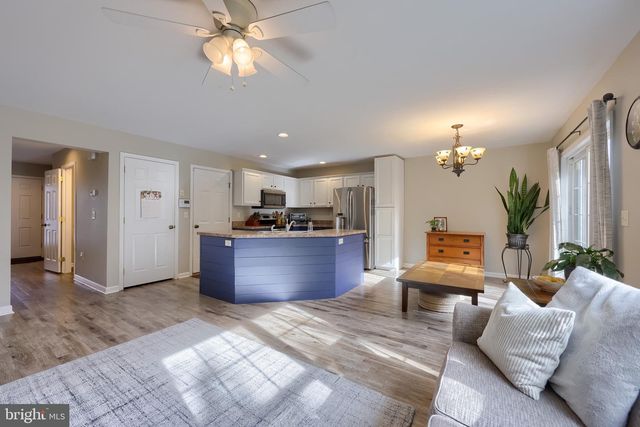 406 MOUNT OLIVE LN, Ephrata, PA 17522