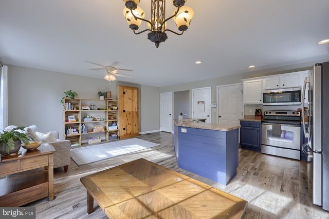 406 MOUNT OLIVE LN, Ephrata, PA 17522