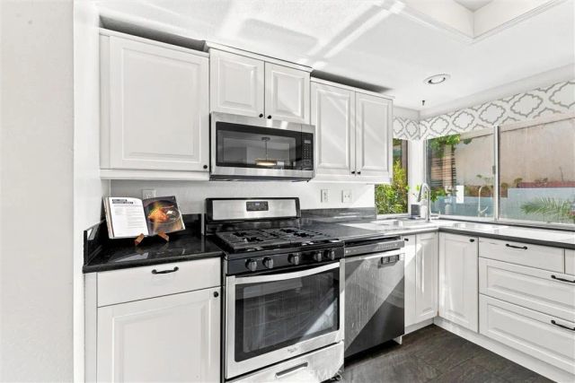 11593 Norgate, Corona, CA 92878