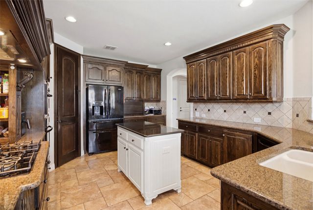 6517 Valencia Grove Pass, Fort Worth, TX 76132