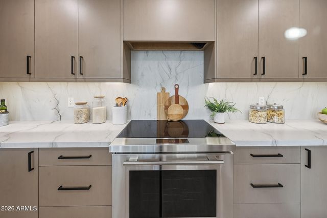 5136 N 31st Place 626, Phoenix, AZ 85016