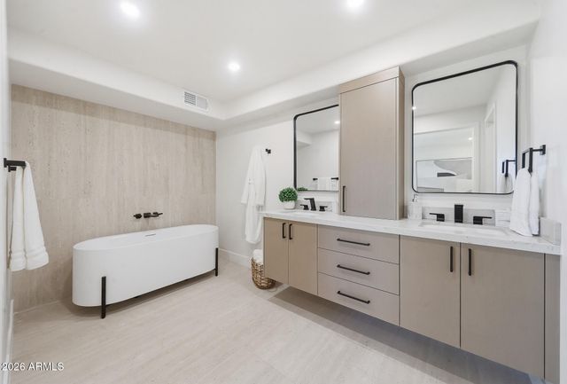 5136 N 31st Place 626, Phoenix, AZ 85016