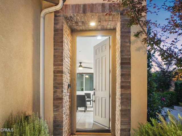 28649 Stonegate Court, Valencia, CA 91354