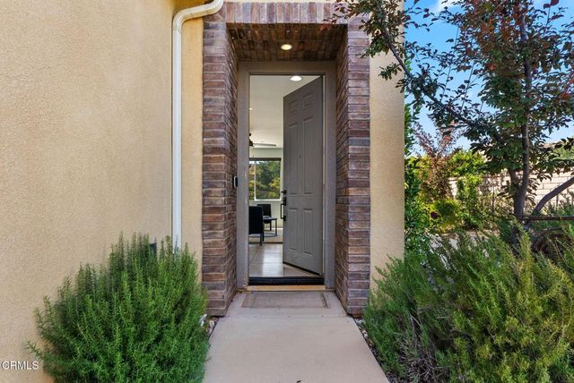 28649 Stonegate Court, Valencia, CA 91354