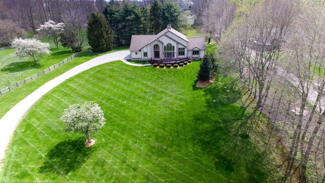 7263 Riverside Drive, Powell, OH 43065