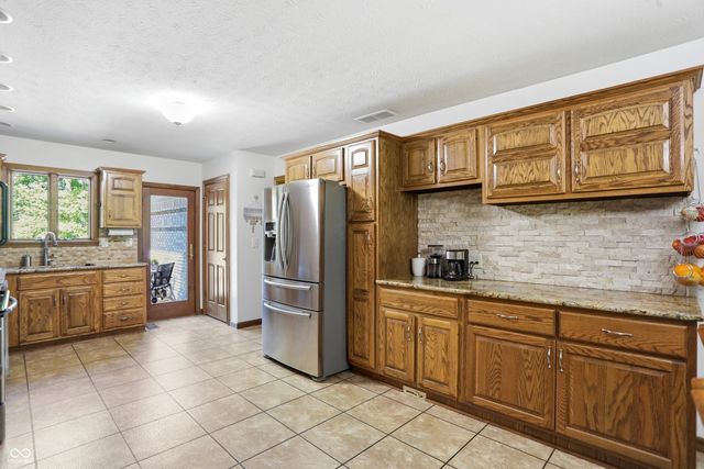 9279 New Harmony Road, Martinsville, IN 46151