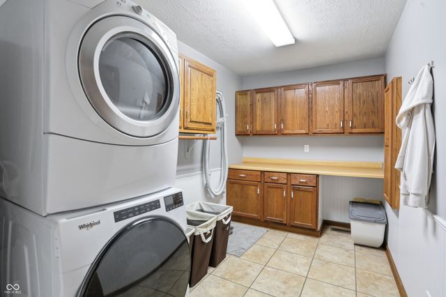 9279 New Harmony Road, Martinsville, IN 46151