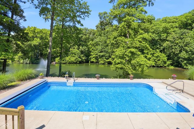 9279 New Harmony Road, Martinsville, IN 46151
