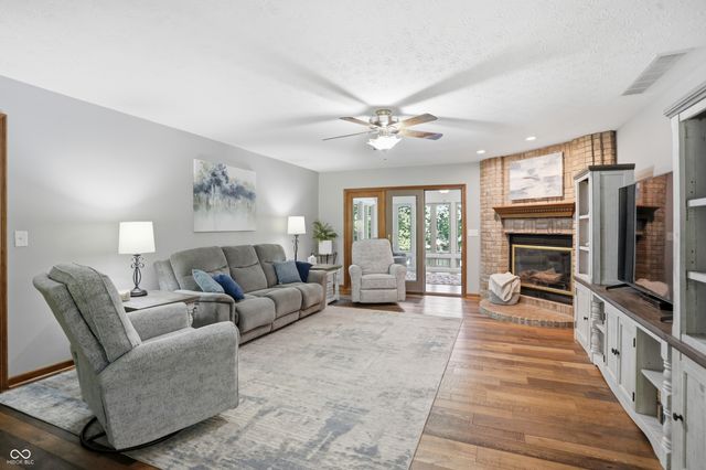 9279 New Harmony Road, Martinsville, IN 46151