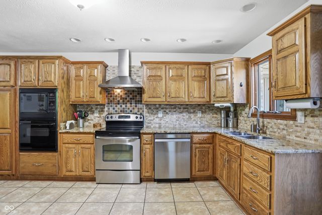 9279 New Harmony Road, Martinsville, IN 46151