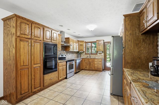 9279 New Harmony Road, Martinsville, IN 46151
