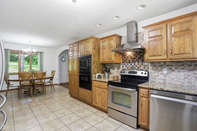 9279 New Harmony Road, Martinsville, IN 46151