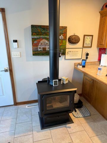 5695 S 182nd Road, Brighton, MO 65617