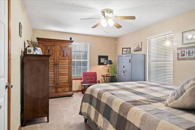 5695 S 182nd Road, Brighton, MO 65617