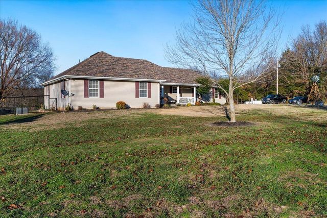 5695 S 182nd Road, Brighton, MO 65617