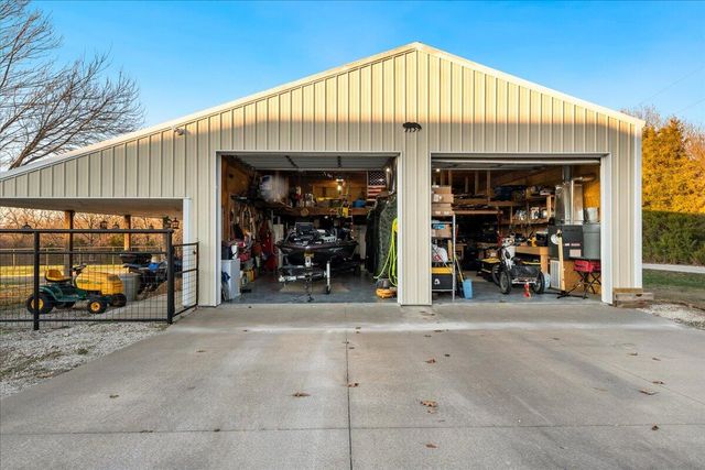 5695 S 182nd Road, Brighton, MO 65617