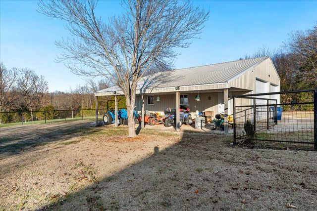 5695 S 182nd Road, Brighton, MO 65617
