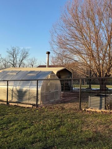 5695 S 182nd Road, Brighton, MO 65617