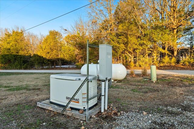 5695 S 182nd Road, Brighton, MO 65617