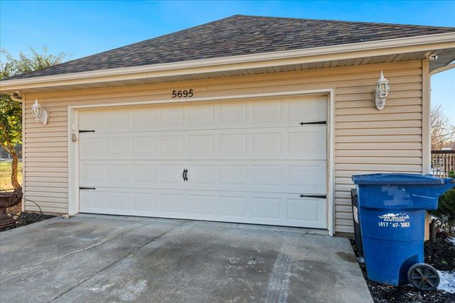 5695 S 182nd Road, Brighton, MO 65617