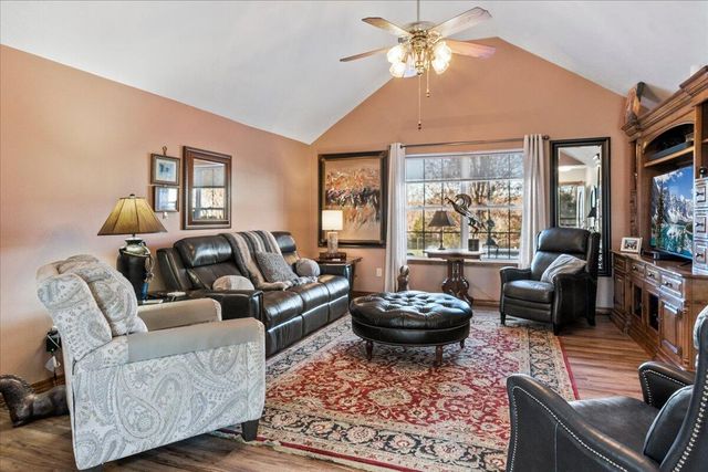 5695 S 182nd Road, Brighton, MO 65617