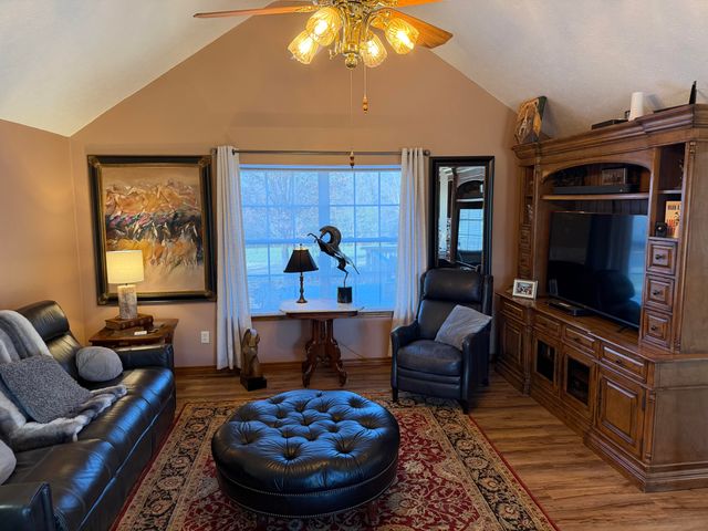 5695 S 182nd Road, Brighton, MO 65617