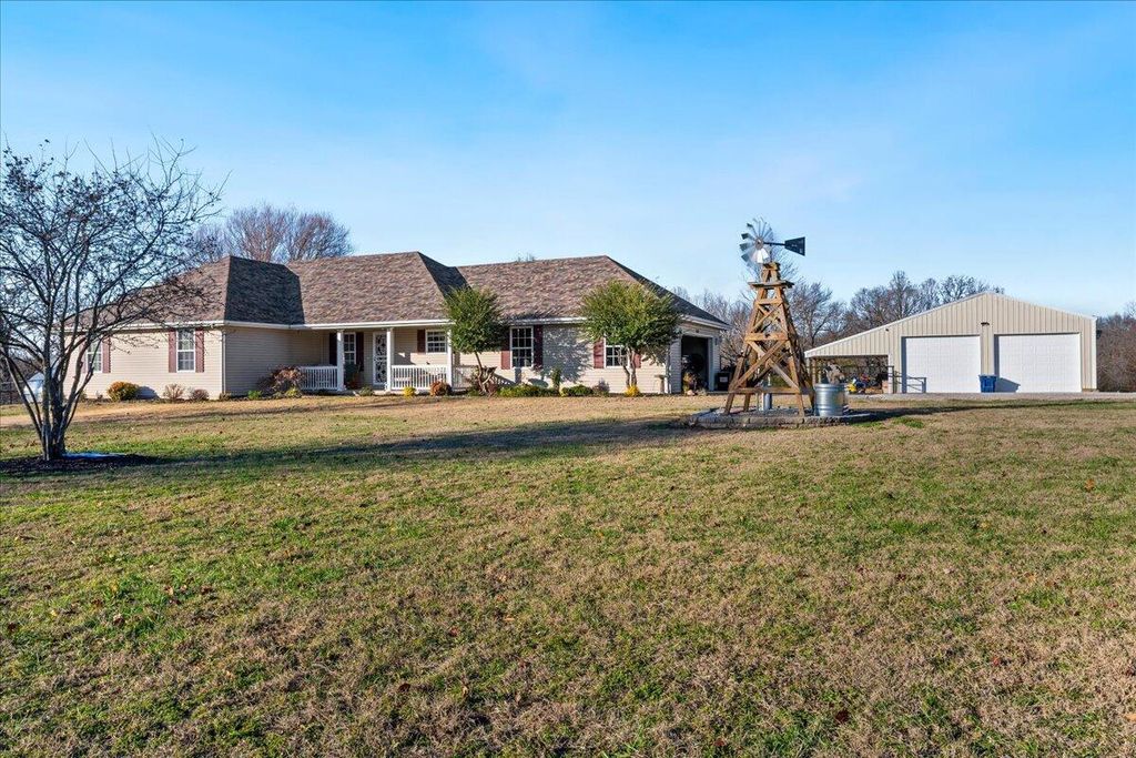 5695 S 182nd Road, Brighton, MO 65617
