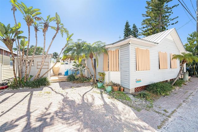 125 95TH AVENUE, Treasure Island, FL 33706