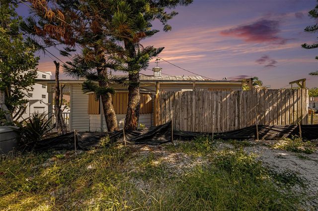 125 95TH AVENUE, Treasure Island, FL 33706