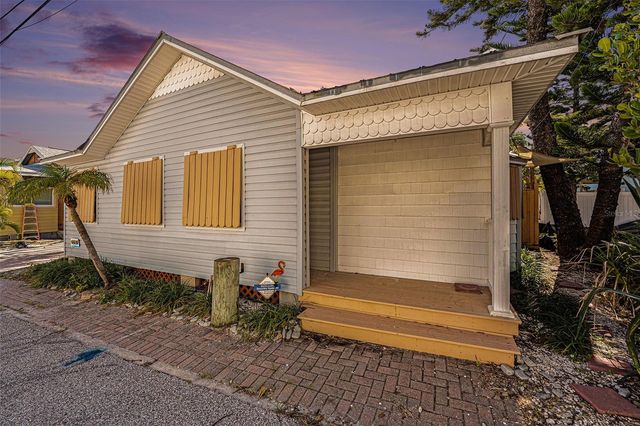 125 95TH AVENUE, Treasure Island, FL 33706