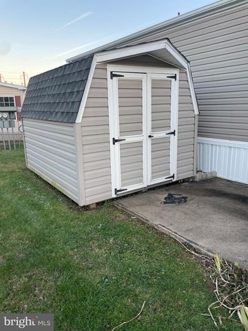 31 JERE RD, Gordonville, PA 17529