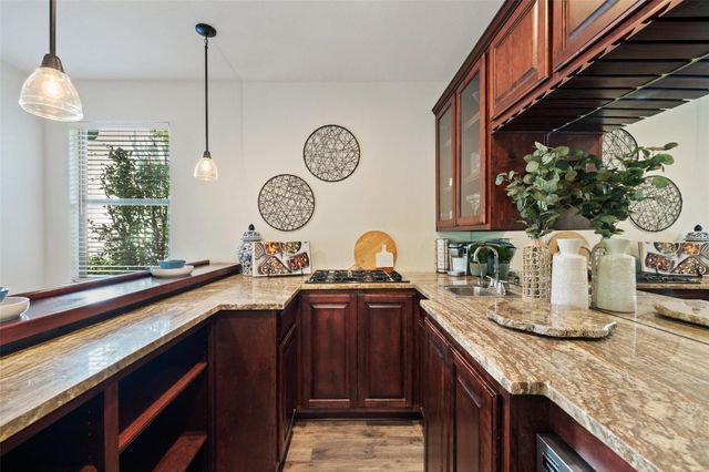 15713 Spillman Ranch LOOP, Austin, TX 78738