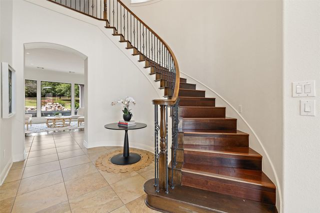 15713 Spillman Ranch LOOP, Austin, TX 78738
