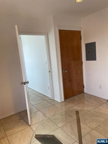 1217 Teaneck Road, Teaneck, NJ 07666