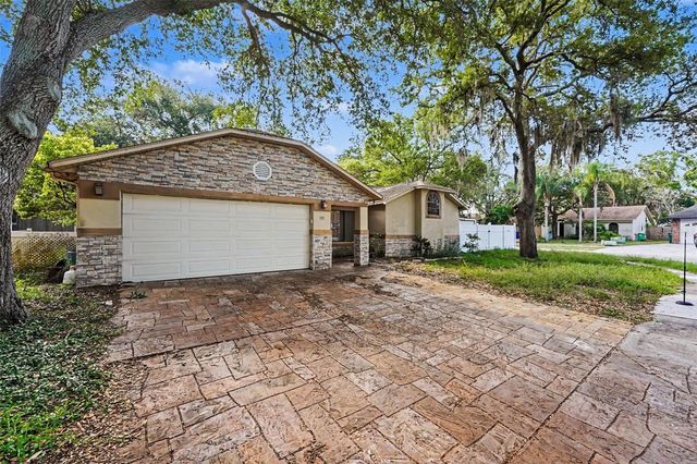 627 CRYSTAL DR, Palm Harbor, FL 34683